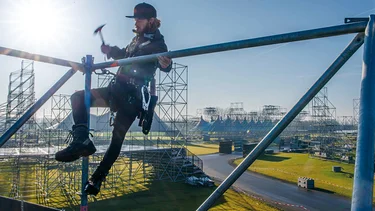 Event podia tribune header